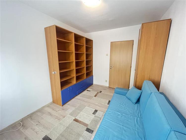 Apartament cu 3 camere decomandat, mobilat în Terezian