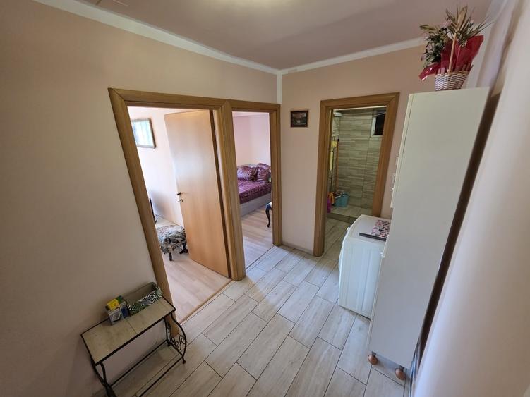 Apartament cu 3 camere decomandat în Doamna Ghica