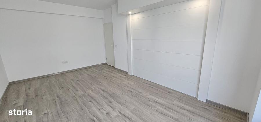 Garsoniera de vanzare noua cu balcon mare Tractorul, Brasov - 8