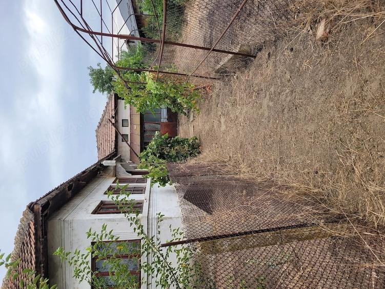 Casă cu Teren 2504 Mp în Central