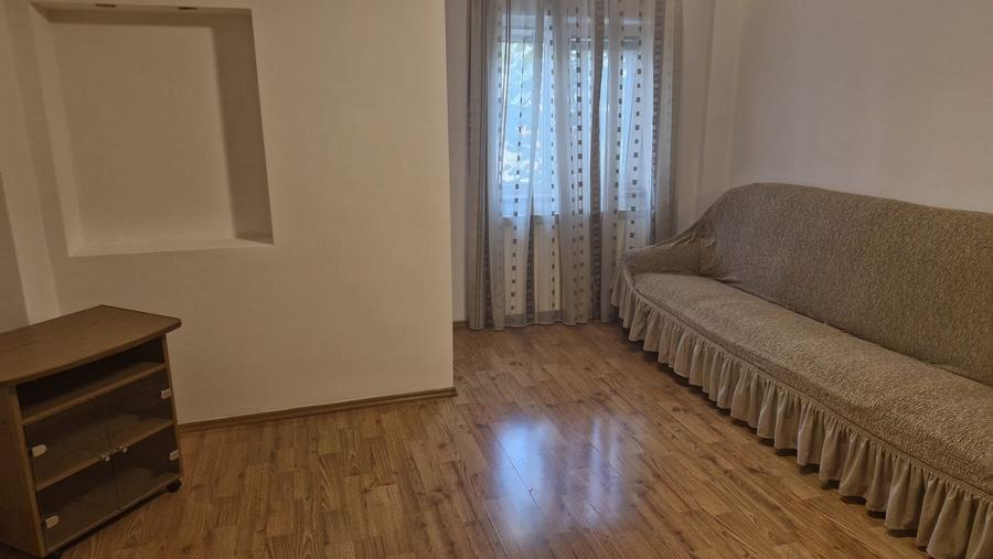 Apartament cu 2 camere decomandat în Drumul Sării