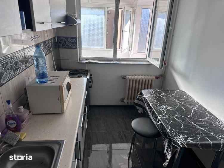 Apartament cu 2 camere semidecomandat în Gorjului