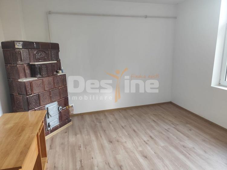 Casă individuală cu 2 camere cu Teren 250 Mp în Central