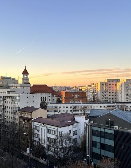 Apartament cu 3 camere decomandat în Titulescu