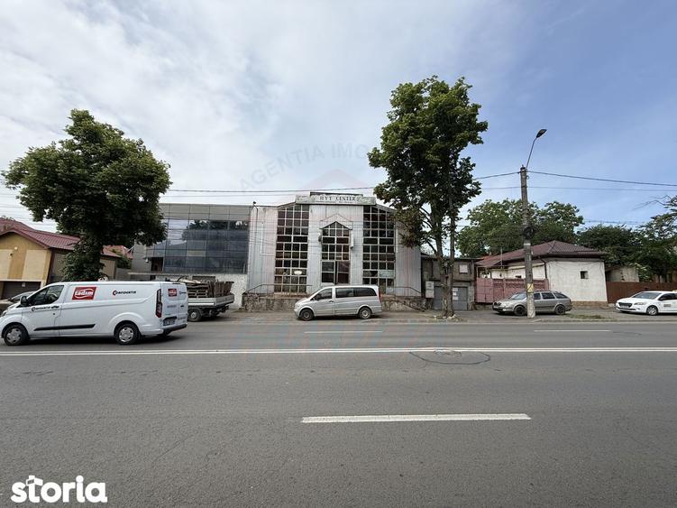 Spațiu comercial, de 800 mp, în Central