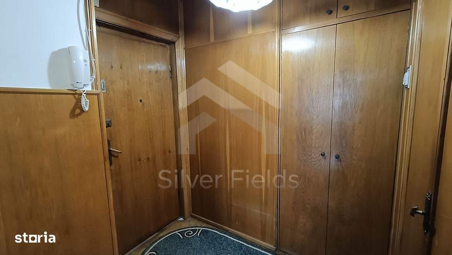 Apartament cu 3 camere, mobilat în Complex Studențesc