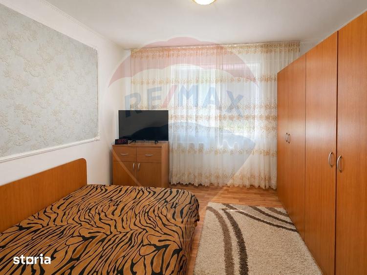 Apartament cu 2 camere semidecomandat în Craiovița Nouă