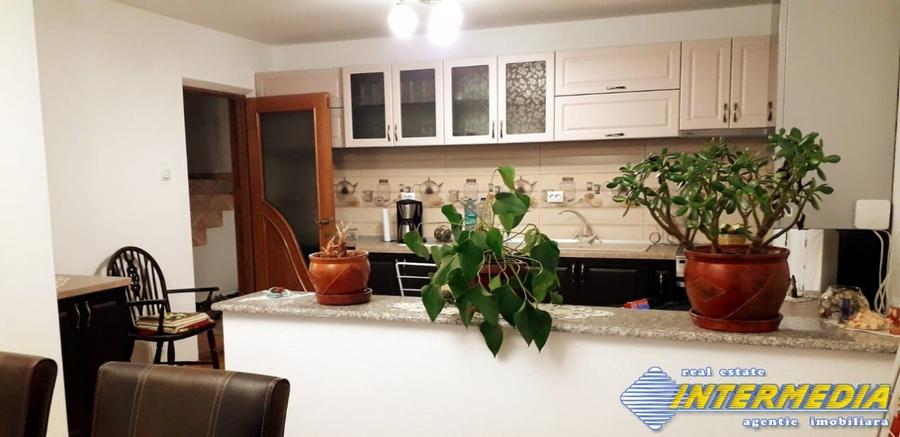 Casă individuală cu 5 camere cu Canalizare în Ampoi 3