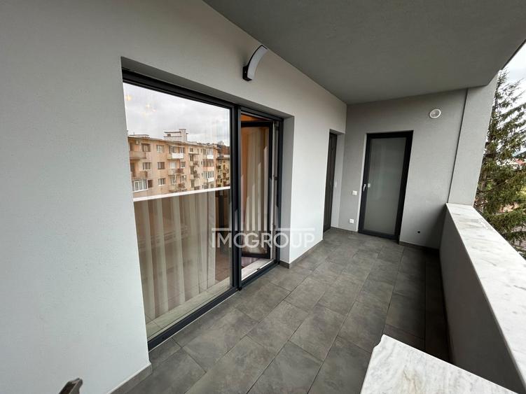 Apartament cu 3 camere decomandat, mobilat în Central