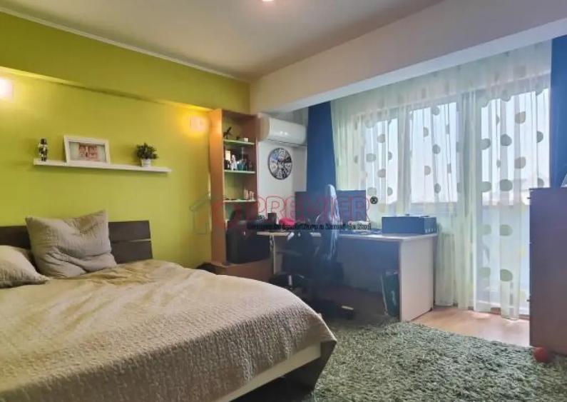Apartament cu 3 camere decomandat în Eroii Revoluției