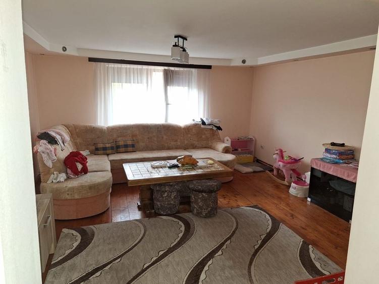 Casă cu 3 camere în Central