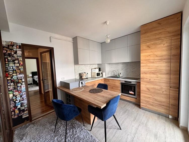 Apartament cu 3 camere semidecomandat în Valea Lupului