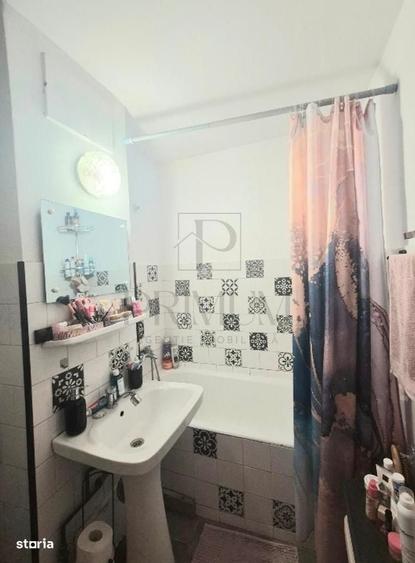 Apartament cu 2 camere semidecomandat în Dâmbovița