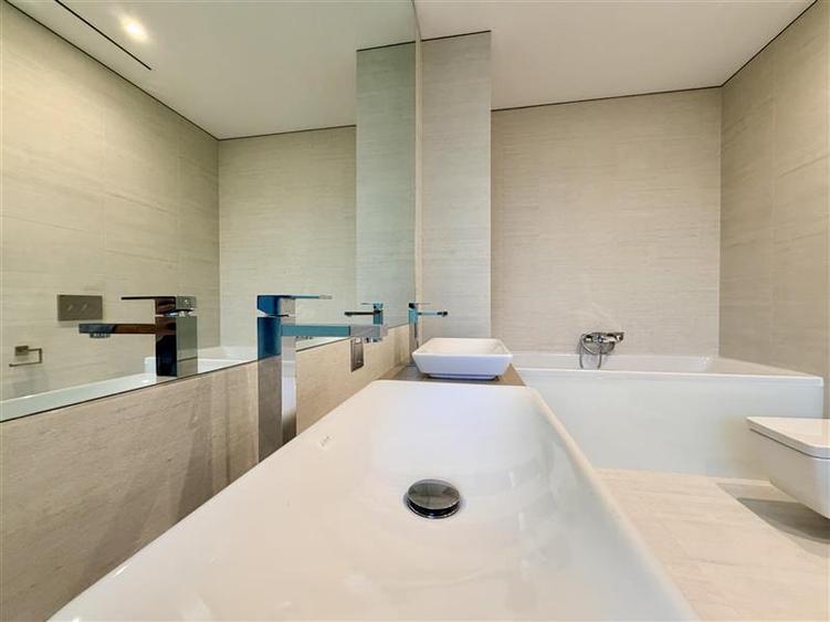 Apartament cu 4 camere decomandat, mobilat în Primăverii