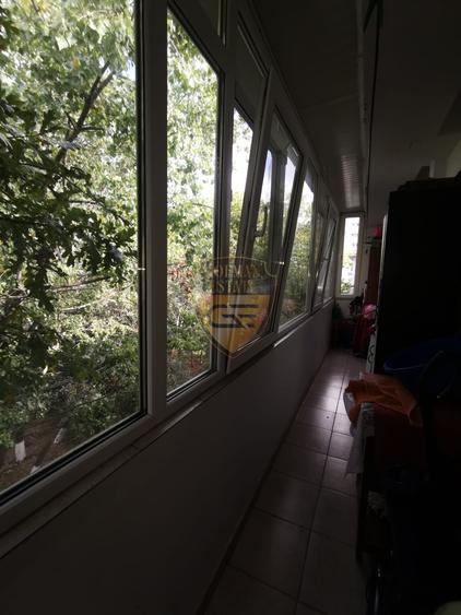 Apartament cu 4 camere decomandat, mobilat în City Park Mall