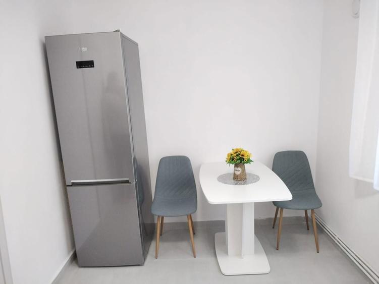 Inchiriez apartament 2 camere zona Mihai Viteazu - 3
