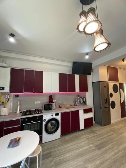 Garsoniera spatioasa -vedere  mare - 30 m de plaja  -str.B2 Nautic Mamaia Nord - 15