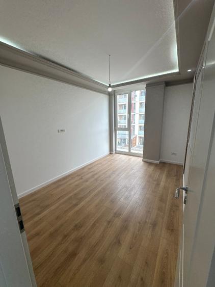 Proprietar – vând apartament cu 3 camere, etaj 1, într-un bloc modern din zona T - 1