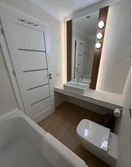 Apartament cu 3 camere semidecomandat, mobilat în Floreasca