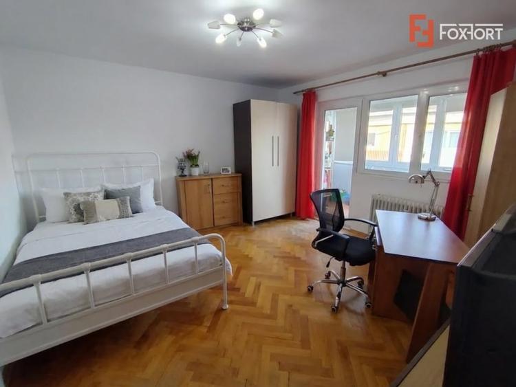 Apartament cu 3 camere decomandat, mobilat în Girocului