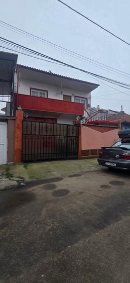 Casa p+2 cu spațiu comericial - 1