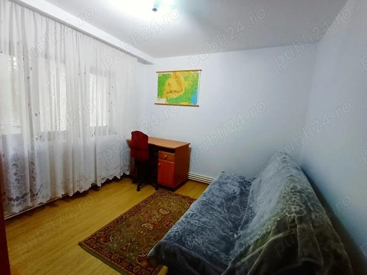 Inchiriez apartament cu 2 camere mobilat in micro 17 etajul 1. - 1