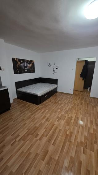 Lujerului, Militari - 1