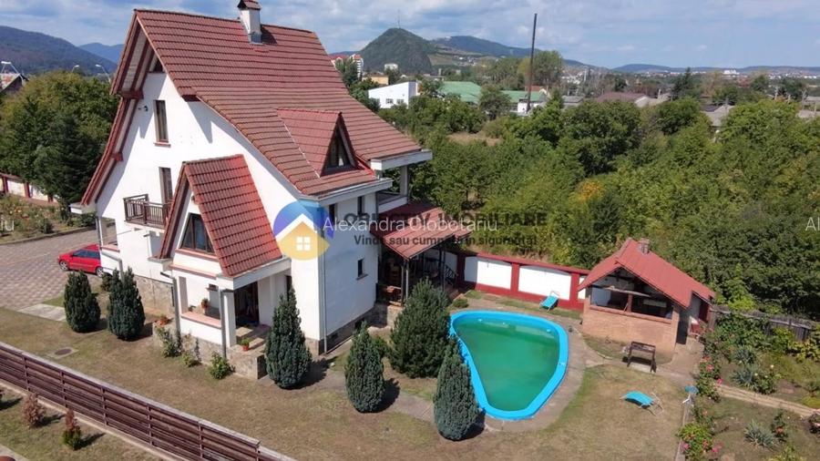Casa cu priveliste spectaculoasa spre munte - Piatra Neamt