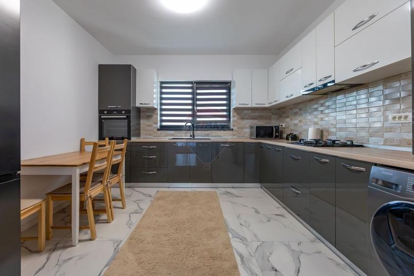 Casă de vânzare - 110 mp,  Serbanesti - 4