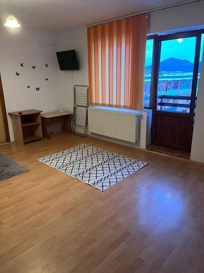 Inchiriez garsoniera - 5