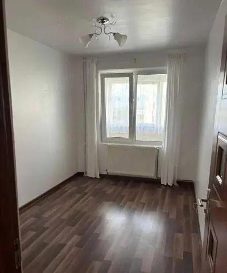 Apartament 4 camere Aparatorii Patriei - 1