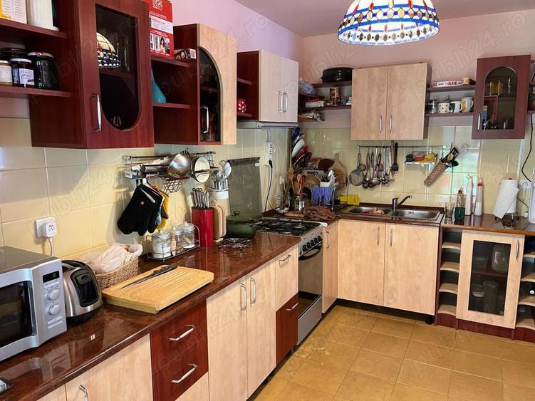 Cabana de vacanta spatioasa, eleganta, cu arhitectura clasica, adaptata la cerintele zonei de munte. - 8