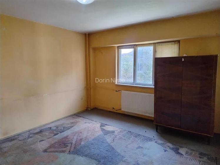 Garsonieră decomandată în Rogerius