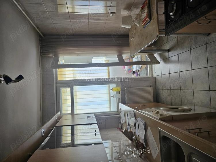 Vand apartament 2 camere decomandate