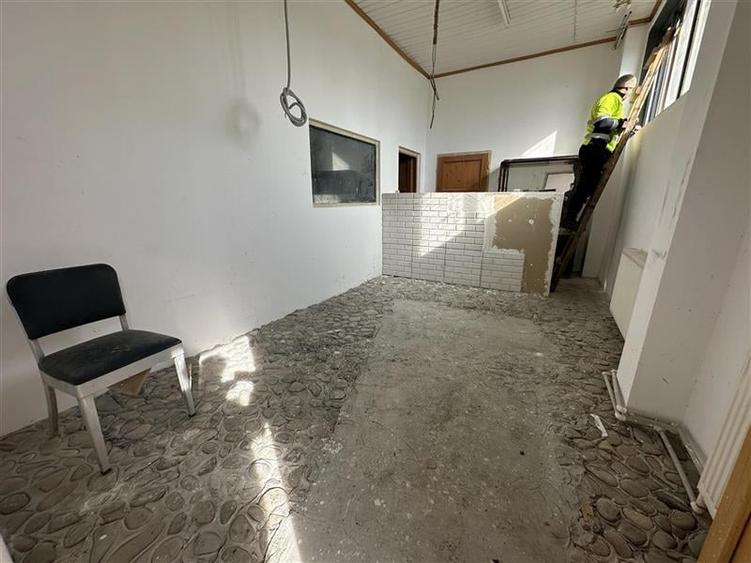 BUHUSI - Hala 507 mp, curte 2107 mp - 12