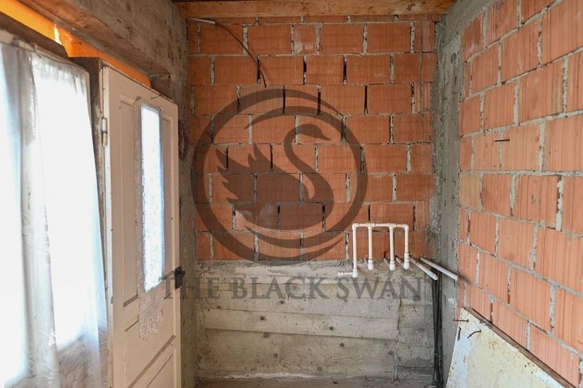 Casa la rosu de vanzare | Iordacheanu - Valea Cucului | Comision 0% - 18