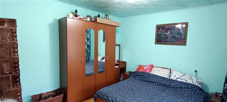 MOLDOVA NOUA, Casa 3 camere, Suprafata totala teren: 274 mp - 3