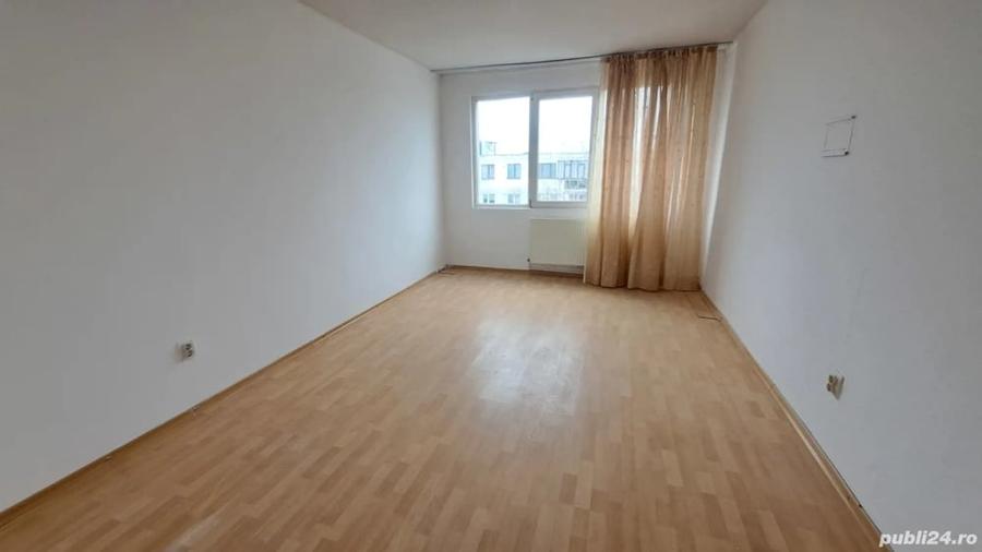 Apartament cu 3 camere decomandat în Calea Galați