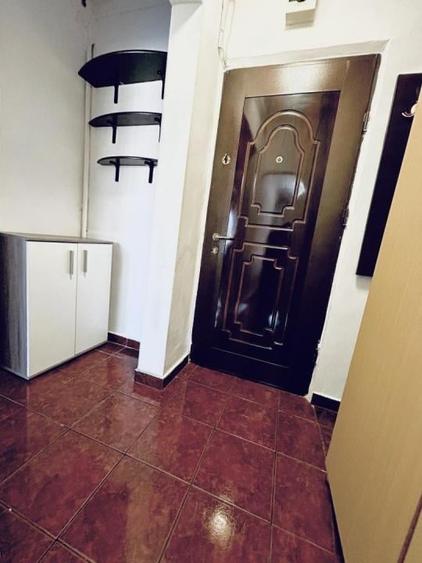 Garsoniera decomandata Gorjului-centrala proprie- bloc 1981 - 12