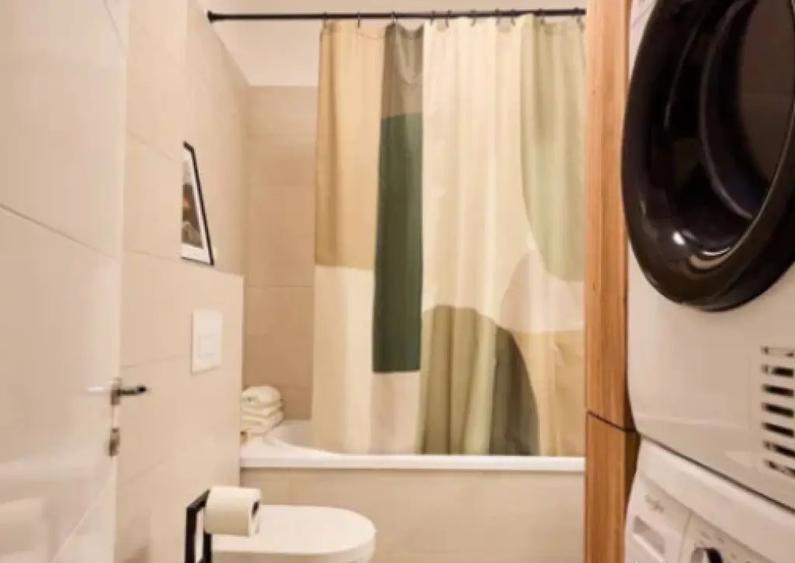 Apartament 2 camere, decomandat - zona Cristian - 4