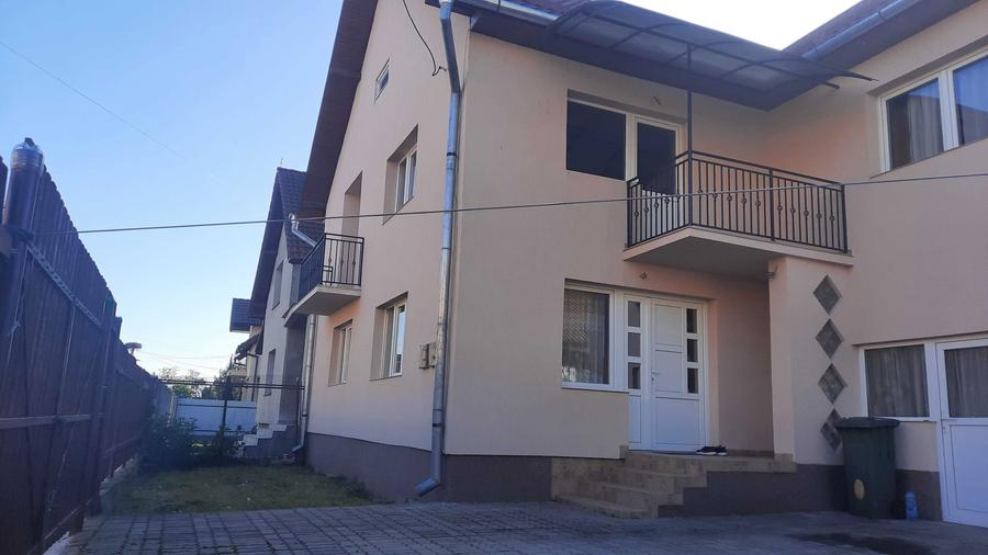 Casa de vanzare Reghin - Parter + Etaj langa Politie - 1