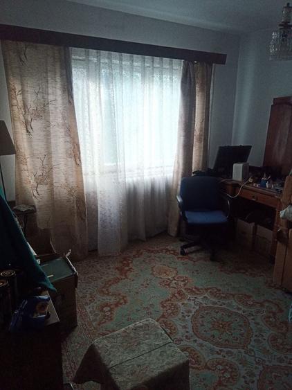 Inchiriez trei camere - 1