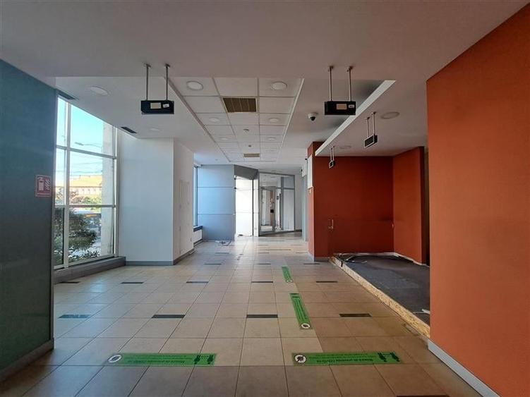 Spatiu comercial, 318 mp utili, situat in zona Centrala! - 2