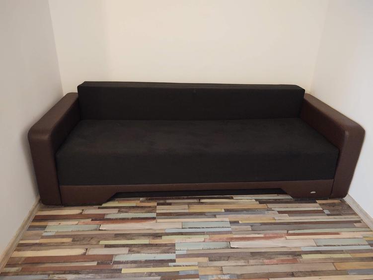 Trapezului, la metrou 1 Decembrie 1918 - 1