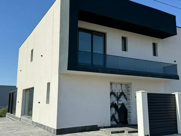 Vila  deosebita 5 dormitoare 2025 langa Autoklass Dobroiesti! - 1