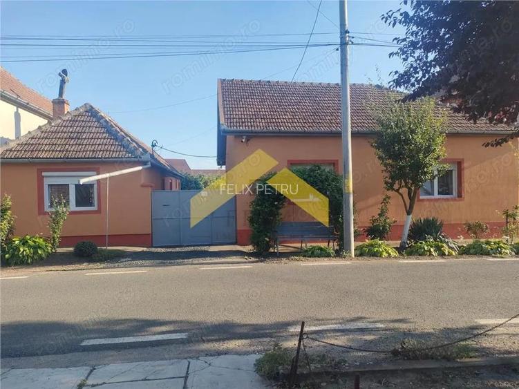 Casa de vanzare centrul orasului Curtici