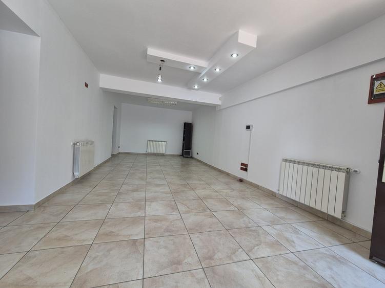 B-dul Gloriei, imobil P+1, pentru birouri, comercial - 2