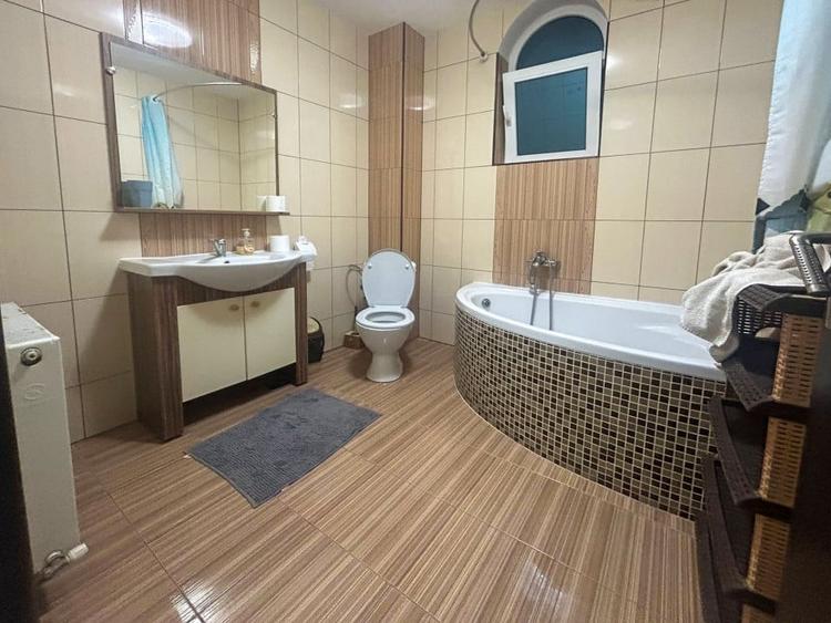 Pensiune cu 10 camere in Mamaia-Sat, zona LIDL . Oportunitate de investitie - 15