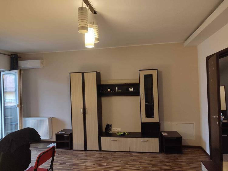 Garsoniera de inchiriat 10 min de statia 1 Dec 1918 - 4