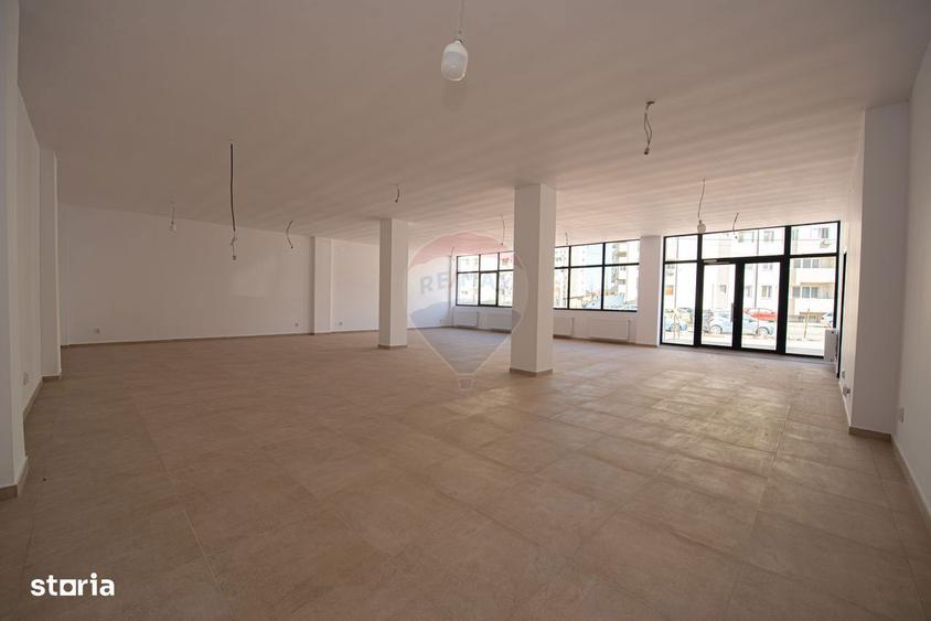 Spatiu comercial de inchiriat 186mp Bragadiru str Neamului Leroy - 2